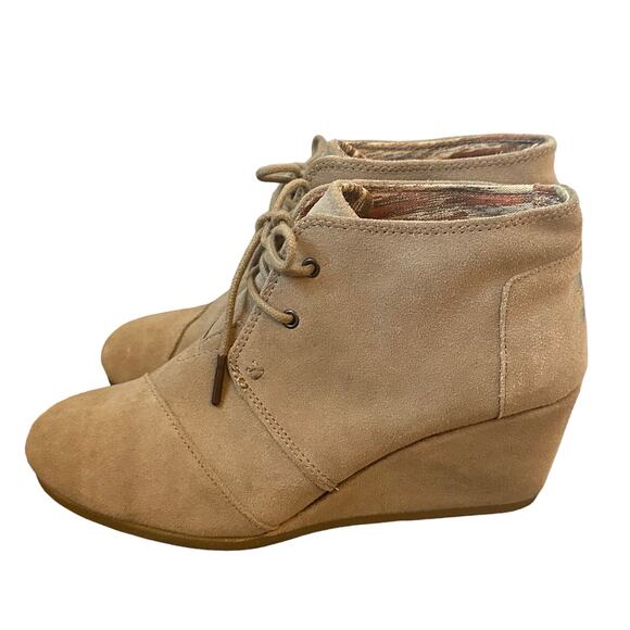 Toms Desert Taupe Suede Wedge Heel Lace Up Booties Size 8.5 - Picture 2 of 7
